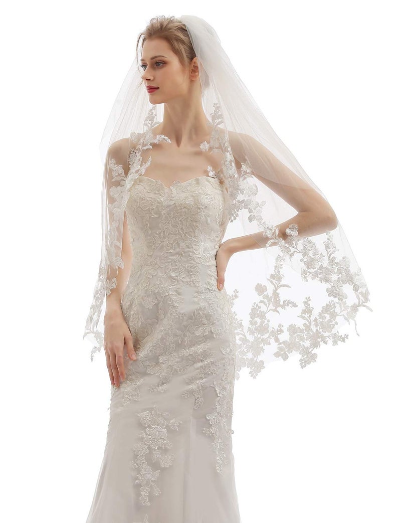 ELAWBTY Womens 2 Tier Fingertip Length Short Lace Wedding Bridal Veil With Comb X07 White - Image 3