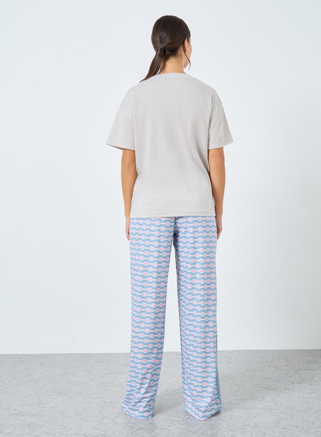Styli Drop Shoulder Patch T-Shirt and Geo Print Pyjama Set - Image 4