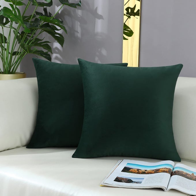 COMFY DARK GREEN THROW PILLOW COVERS CHRISTMAS DECORATIVE SQUARE SOLID THICK VELVET SUPER SOFT CUSHION CASES HOME DECOR FOR SOFA COUCH SET OF 2 18 X 18 INCH
