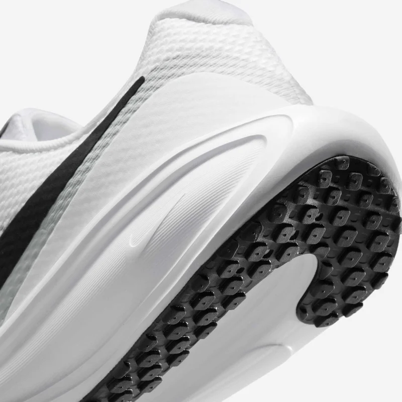 Nike Women's Revolution 8 Wide Running Shoes