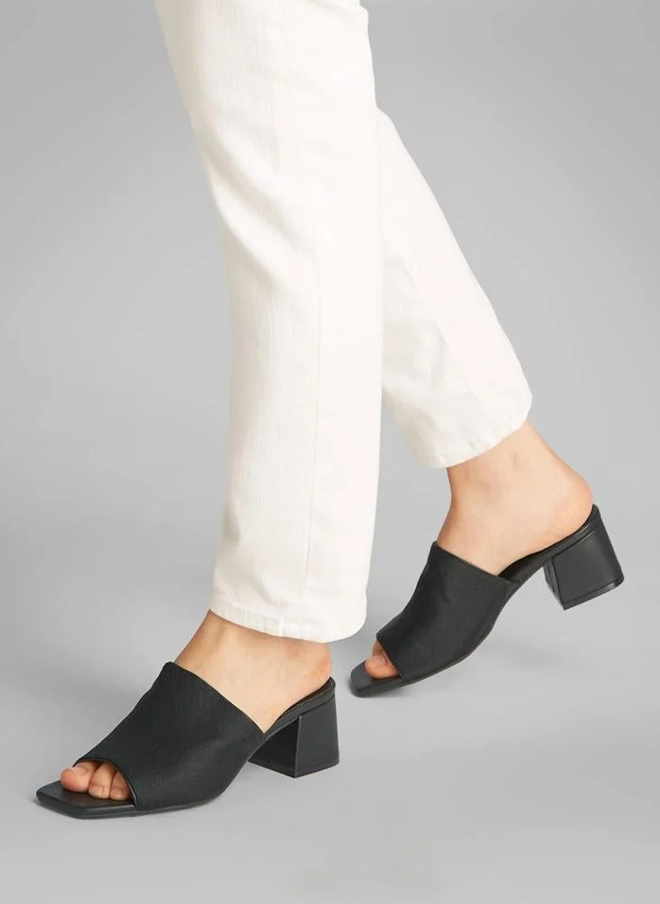 CALVIN KLEIN Causal Mid Heel Sandals