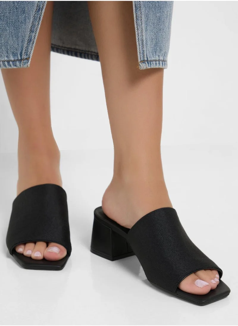 CALVIN KLEIN Causal Mid Heel Sandals