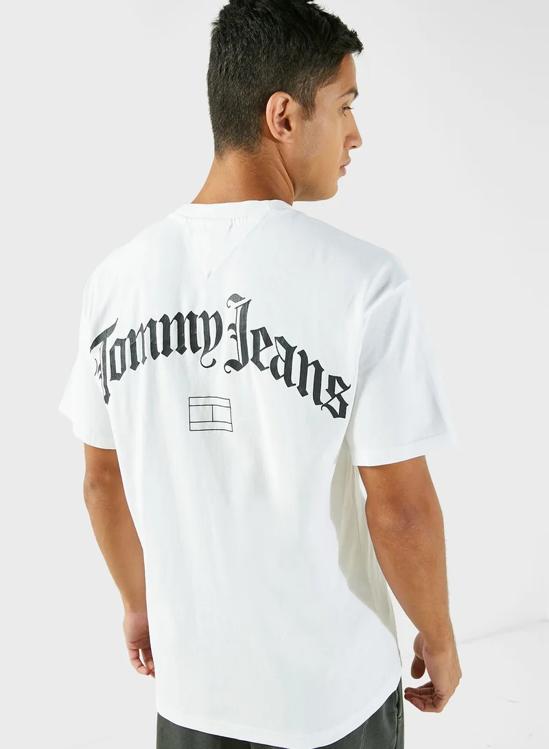 TOMMY JEANS Logo Crew Neck T-Shirt