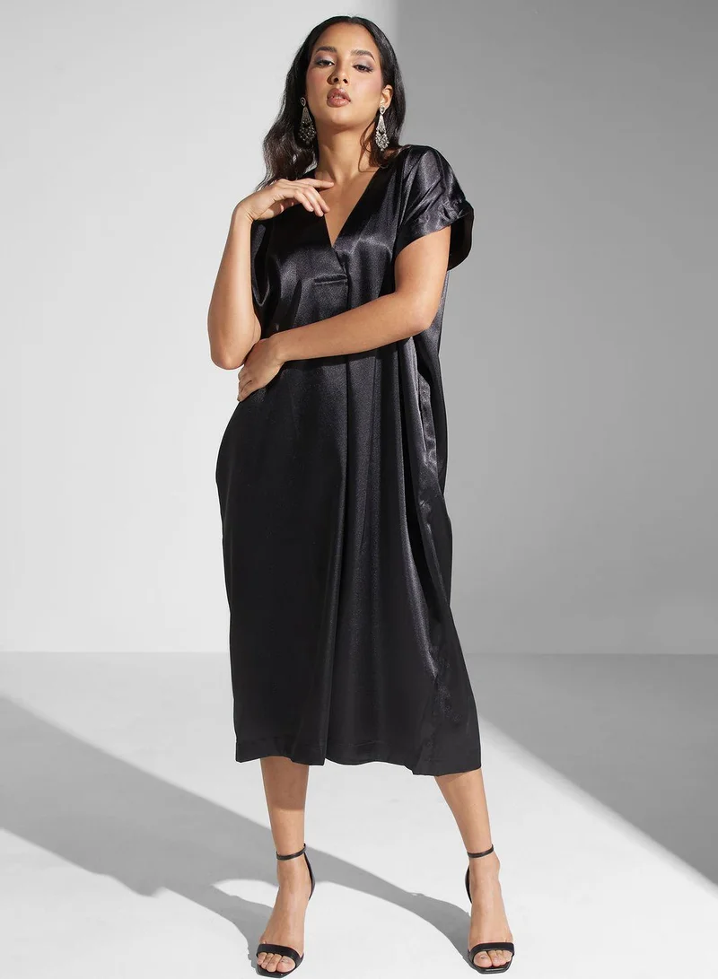 SINOIR V-Neck Cape Sleeve Kaftan