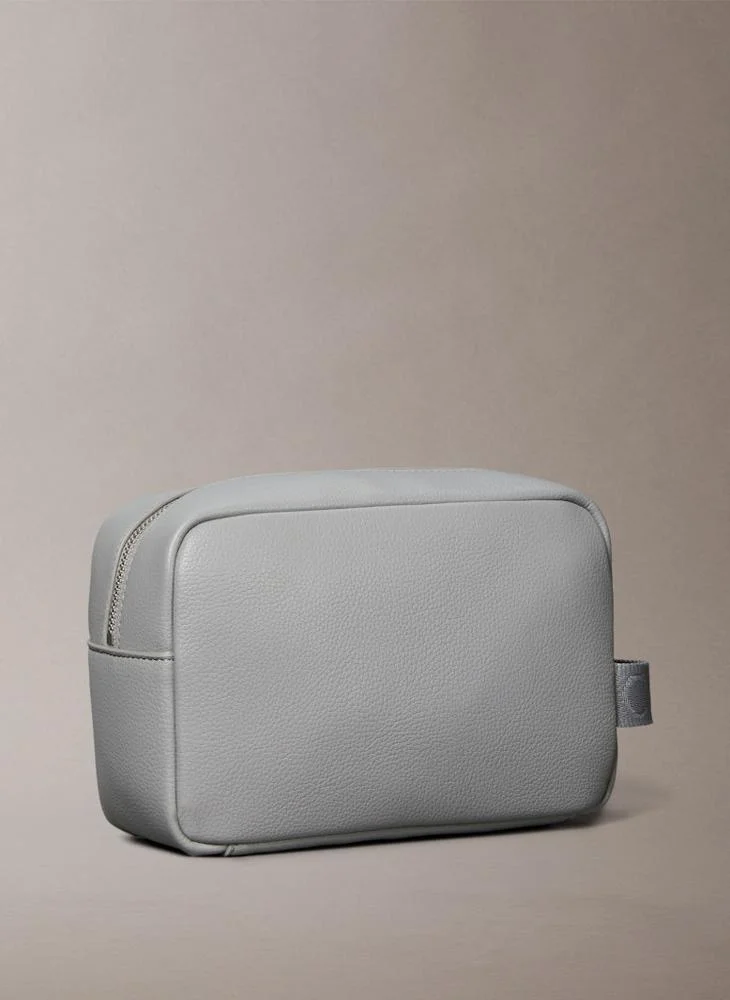 CALVIN KLEIN Zip around toiletry bag