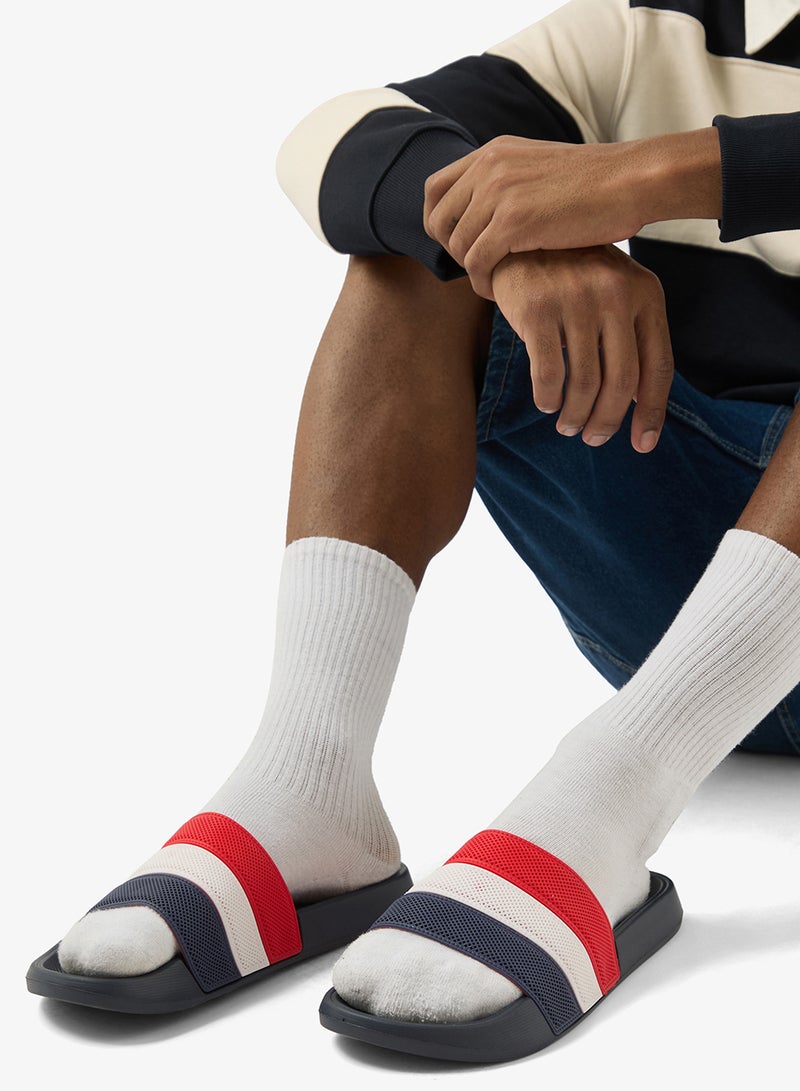 سفنتي فايف صنادل سلايد بتفاصيل مثقبة - Image 5