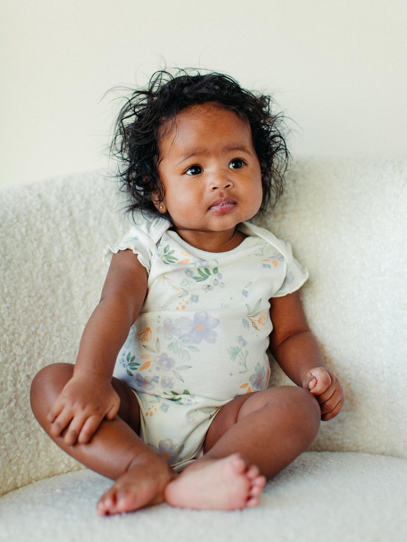 Under the Nile Baby Flutter-Sleeve Bodysuit, 100% Organic Egyptian Cotton, Modern Daisy - Image 2