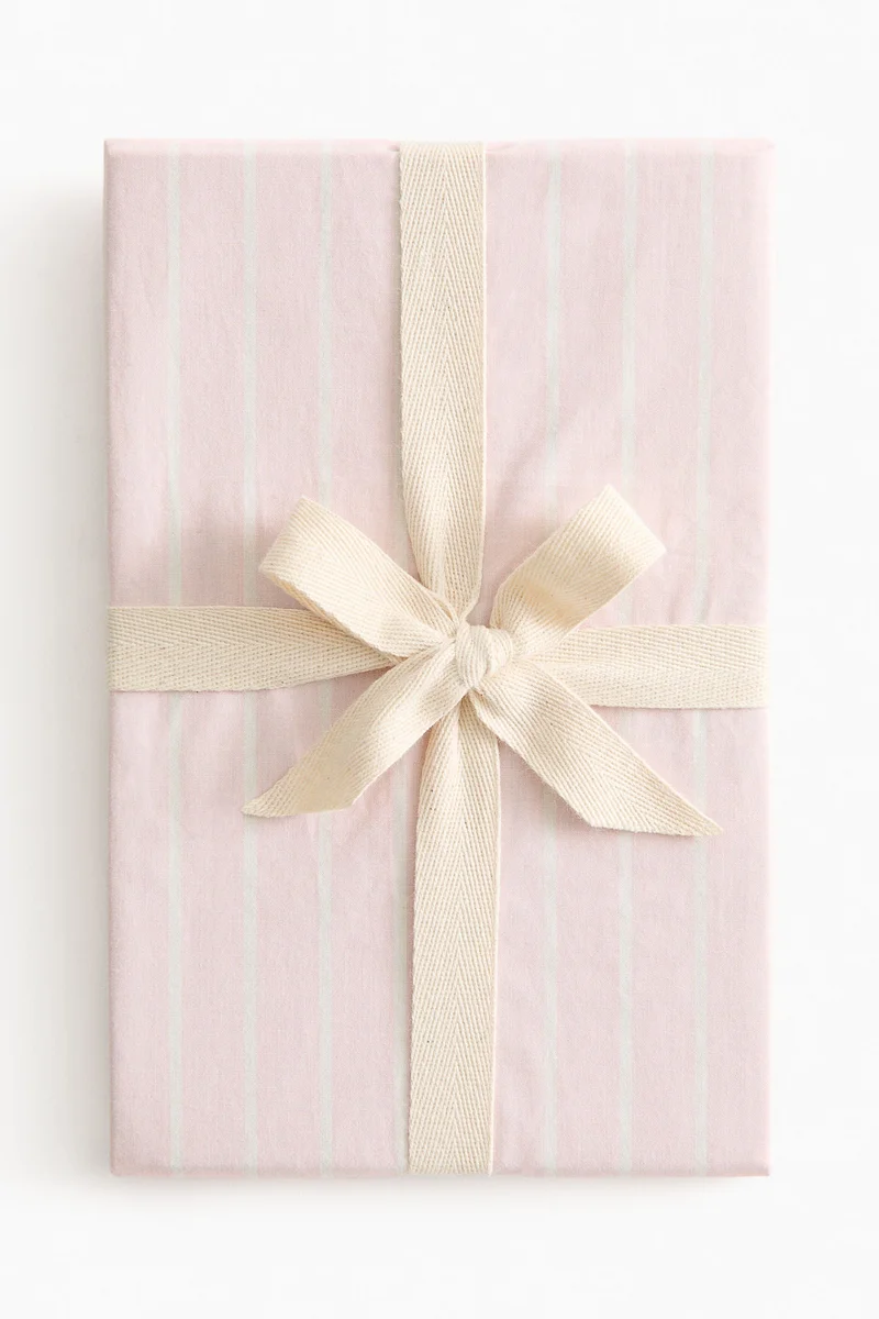 اتش اند ام طقم عملي مكوّن من غطاء لحاف للمهد من قطن البيركال