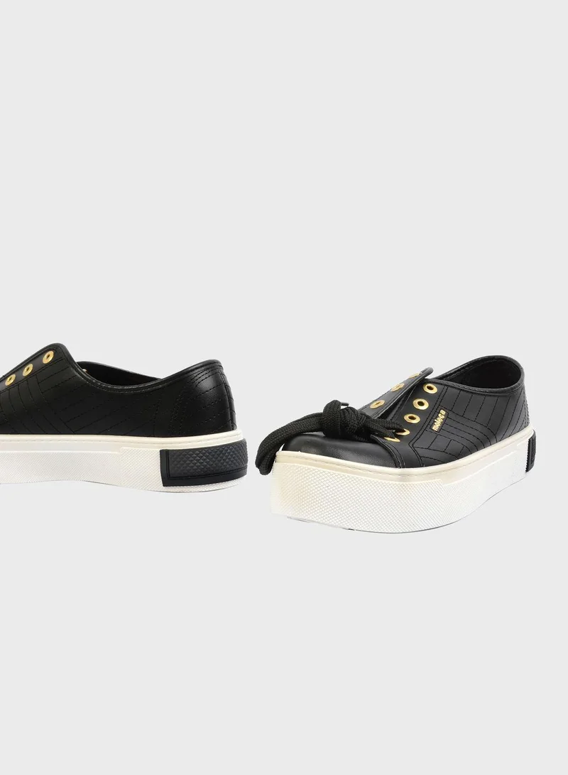 MOLECA Vienna Low Top Sneakers