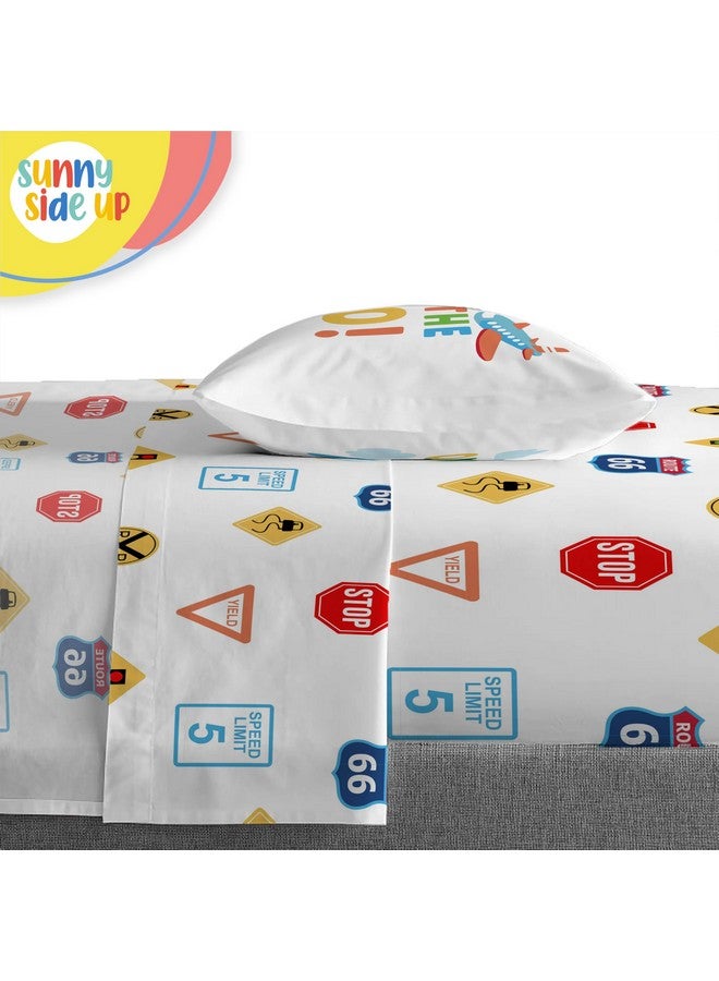 Sunny Side Up طقم لحاف للأطفال على الجانب المشمس - 4 قطع من أغطية السرير لرياض الأطفال تشمل لحاف، شراشف وغطاء وسادة - طقم سرير ميكروفايبر ناعم للغاية بتصميم مركبات - Image 5