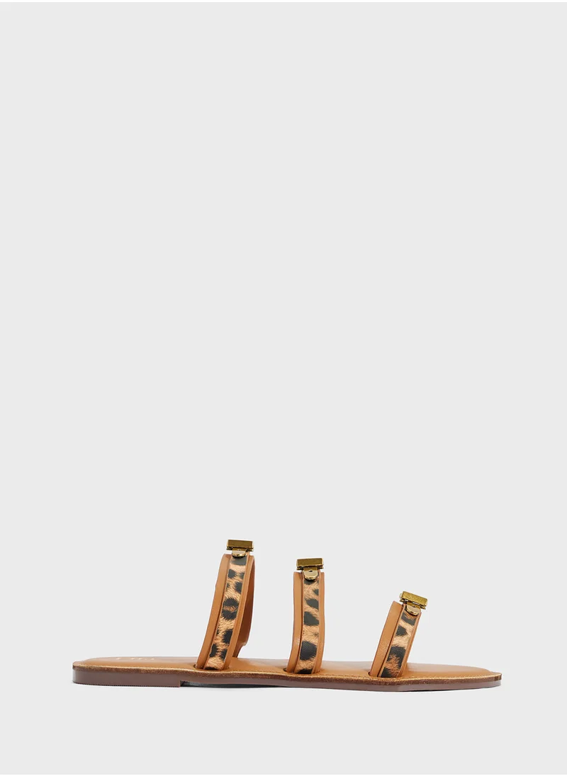 ايلا Triple Strap Casual Sandal