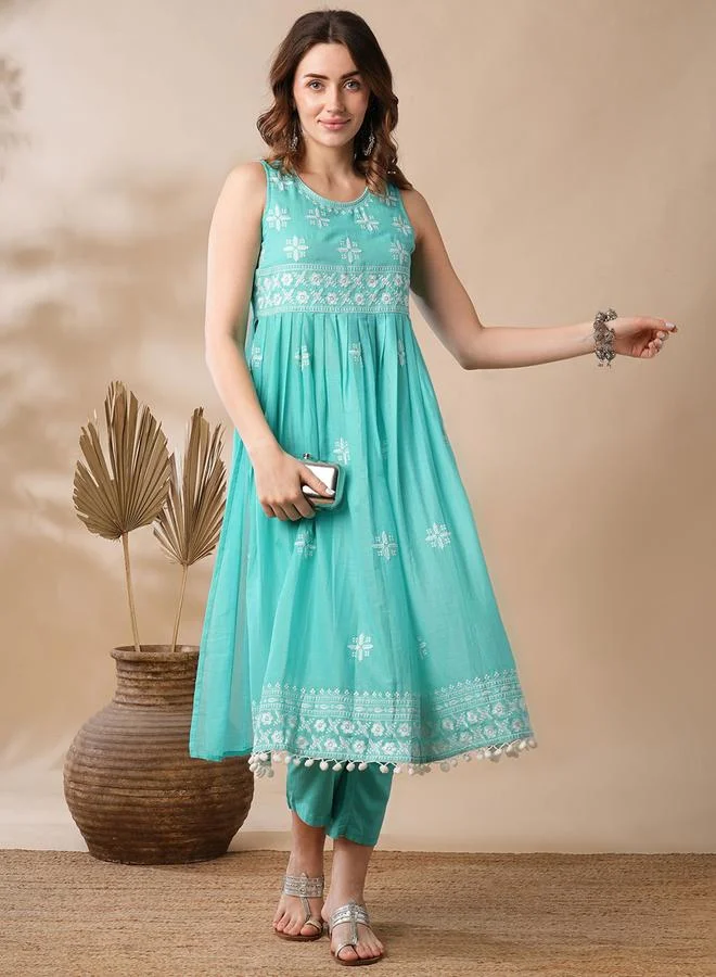 جلو باص طقم كورتا مطرزة بطيات مع بنطال