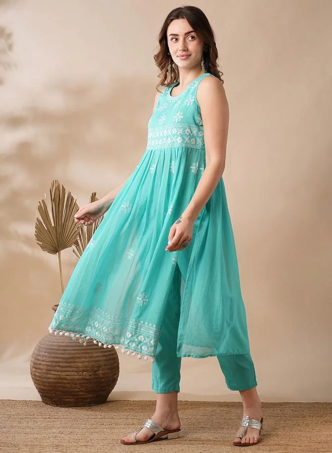 جلو باص طقم كورتا مطرزة بطيات مع بنطال