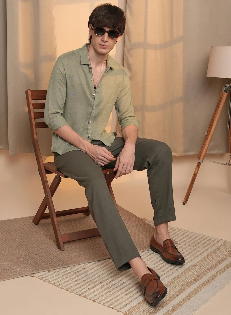 Campus Sutra Men's Sage Green Woven-Textured Shirt