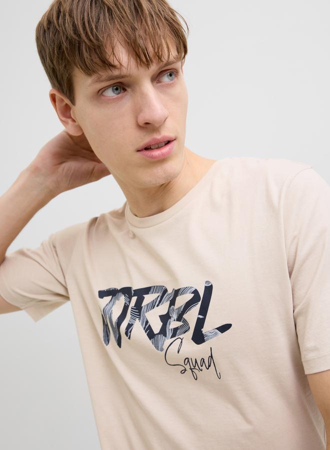 ج ج ريبل تيشيرت جيه جيه ريبيل بطبعة شعار بياقة دائرية وقصة عادية - Image 1