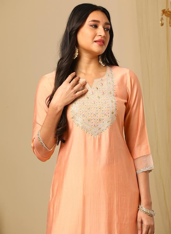 Globus Embroidered V-Neck Straight Fit Ethnic Kurta - Image 5