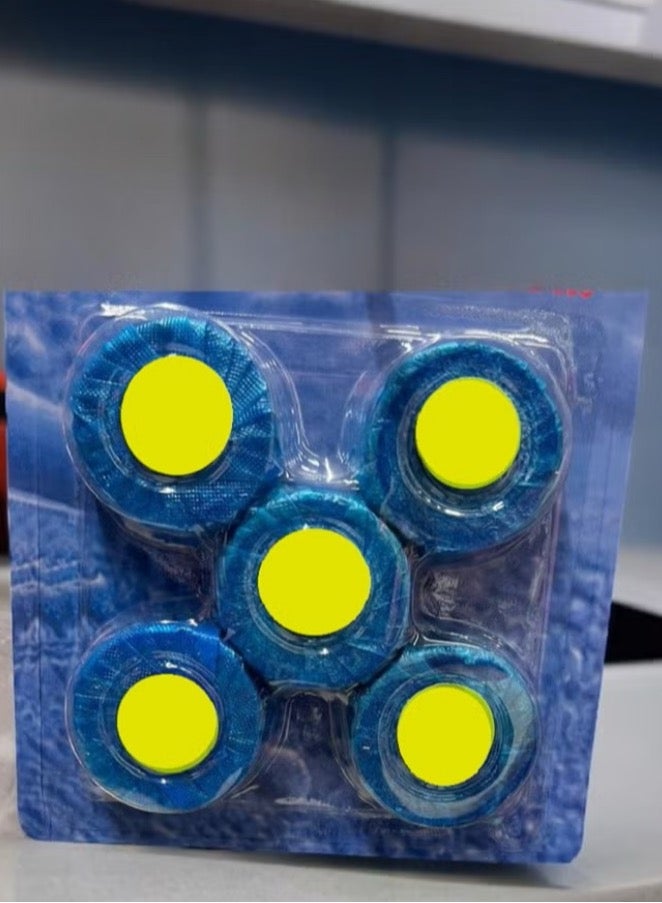 A product that helps in effective and precise cleaning Helps remove stubborn stains and smudges easily Does not leave behind any sticky residue - Image 4