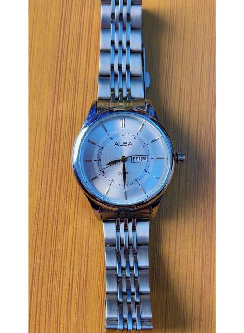 ALBA Quartz Men's Stainless Steel Wrist Watch – Silver Dial with Day & Date Display (Pre-Owned, Like Brand New Condition) - Image 2