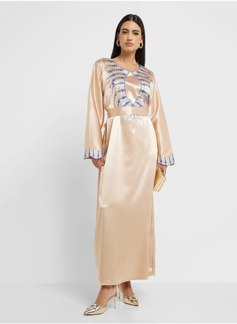 هيا كلوزيت Emroidered Belted Jalabiya