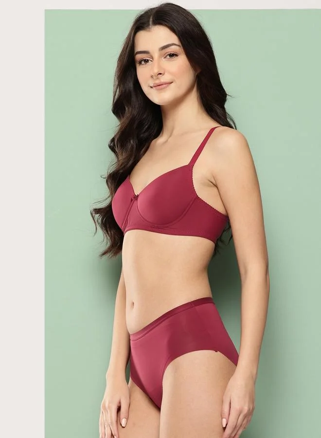 ليدينغ ليدي Maroon Solid Lightly Padded Non Wired Bra and Brief Set