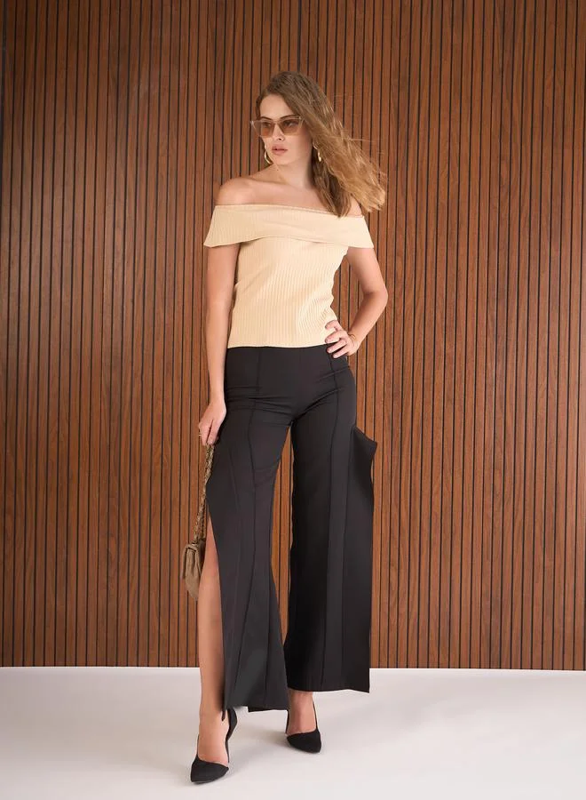 ساسافراس بلوزة مَضلعة بأكتاف مكشوفة