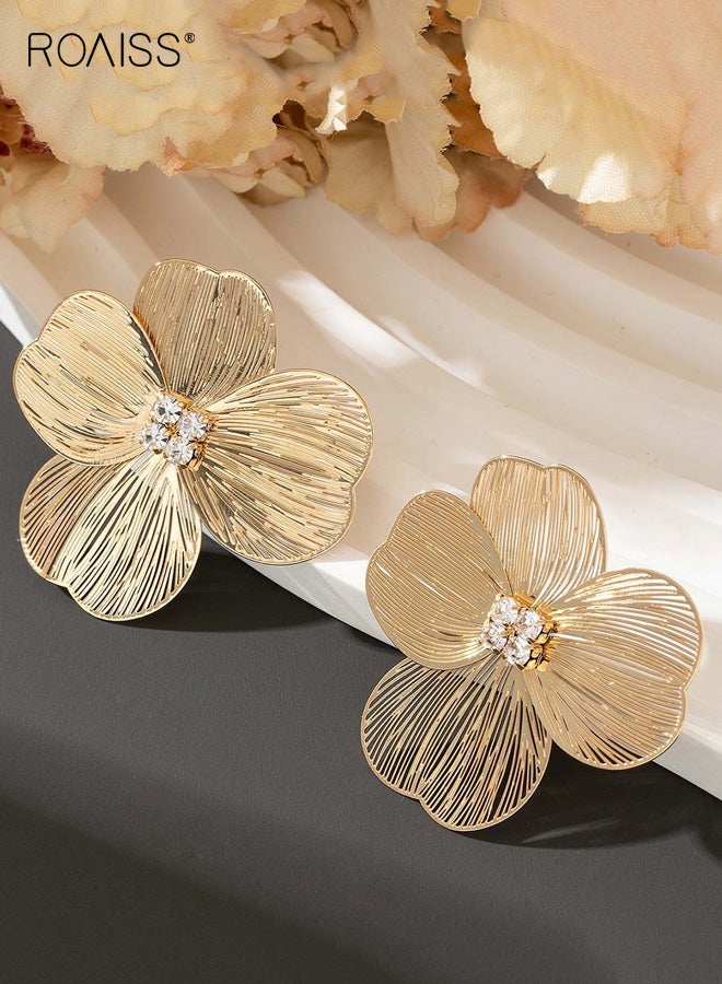 رويس أقراط نسائية مميزة، أقراط مخرمة على شكل أوراق الجنكة العتيقة، تصميم أنيق ومتعدد الاستخدامات، أقراط معدنية في وسط زهرة اللؤلؤ الذهبي، ذهبي - Image 3