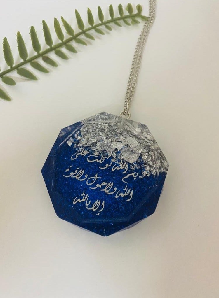 Luxury hexagonal car pendant with silver leaf embroidered design and shiny blue color - Image 3