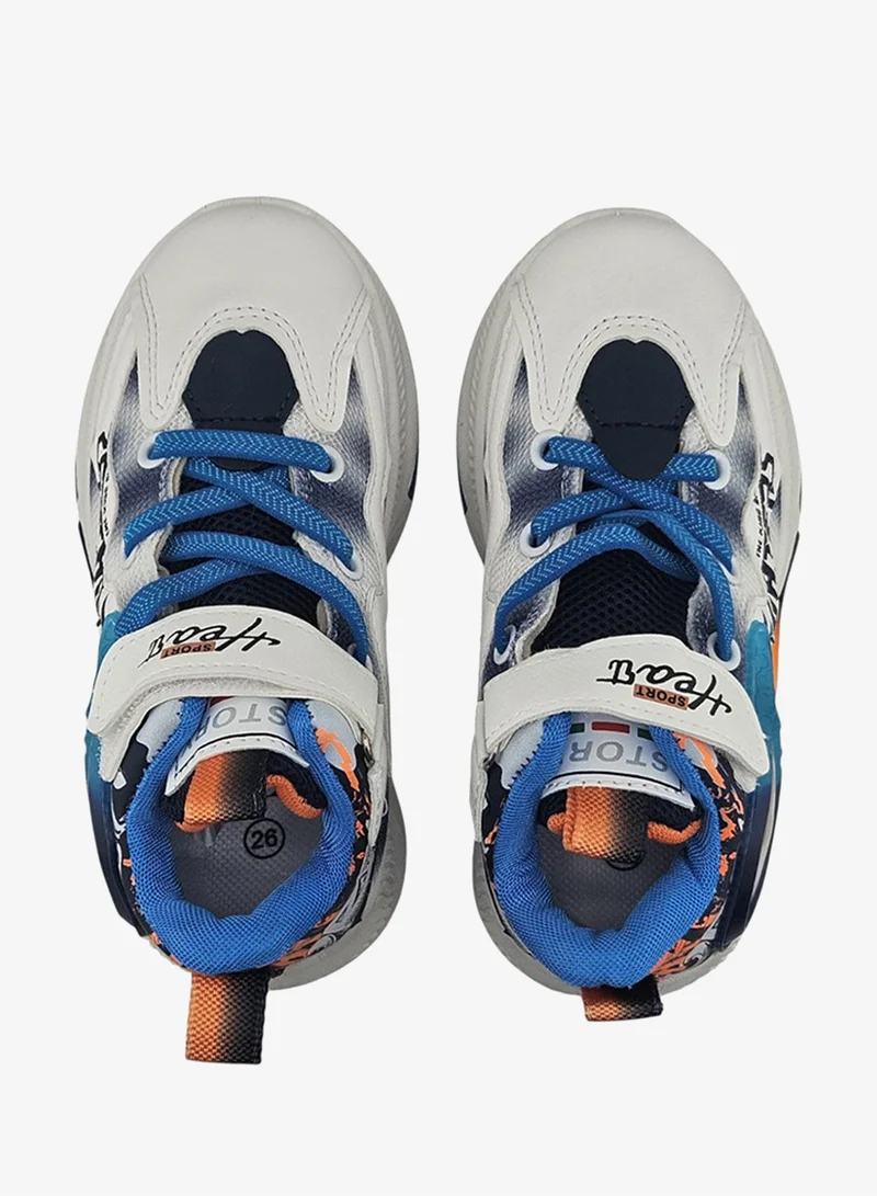 ستون أحذية رياضية للأطفال