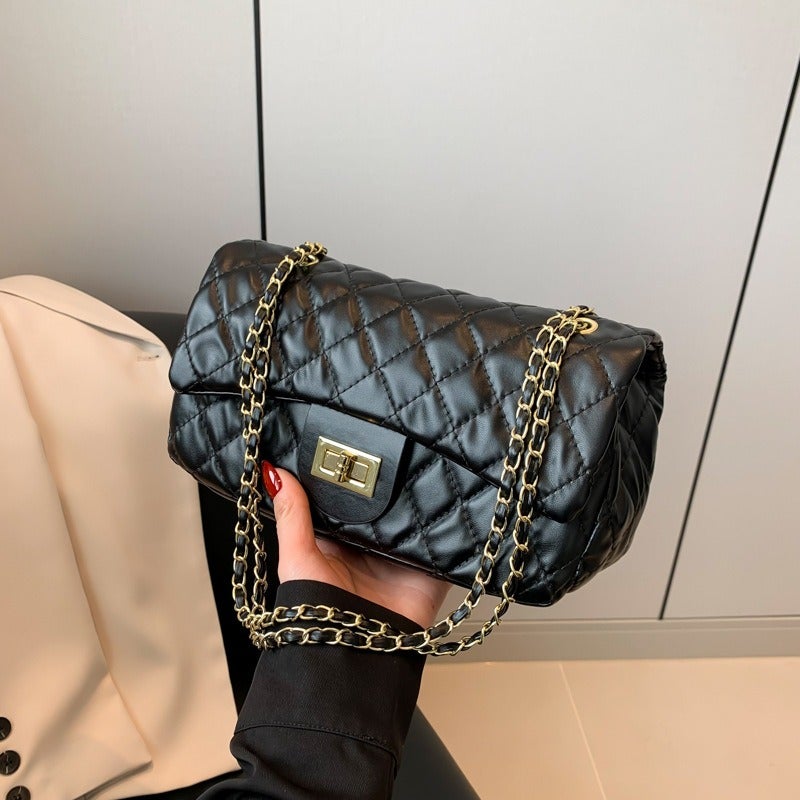 حقيبة تحت الإبط بتصميم مربع مع سلسلة ومشبك، بطراز كوري عصري، حقيبة نسائية صغيرة مربعة للحمل على الكتف، تصميم جديد ومتعدد الاستخدامات يناسب إنستغرام - Image 3