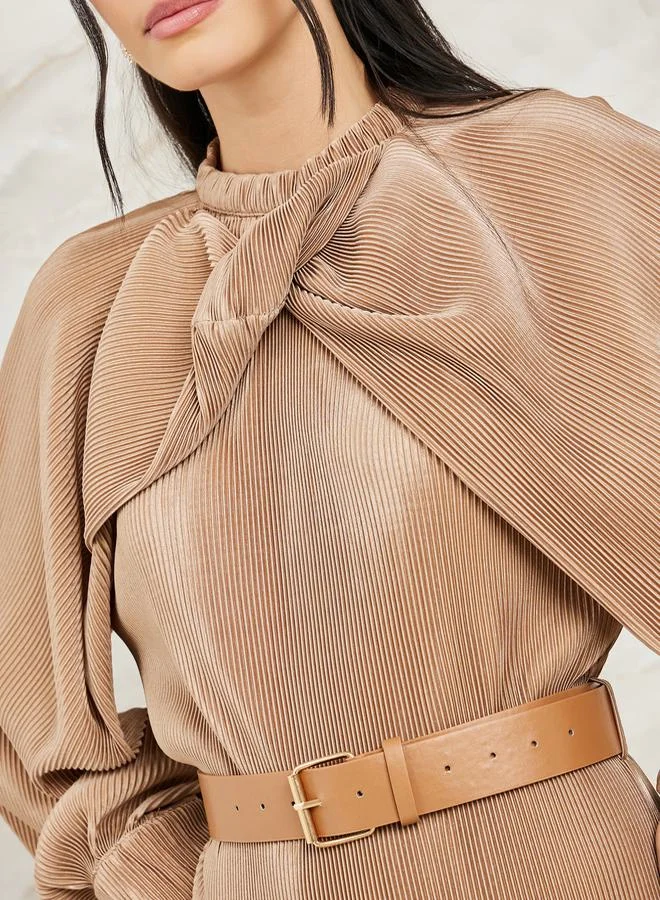 ستايلي Plisse Cape Sleeve Belted Sheath Midi Dress