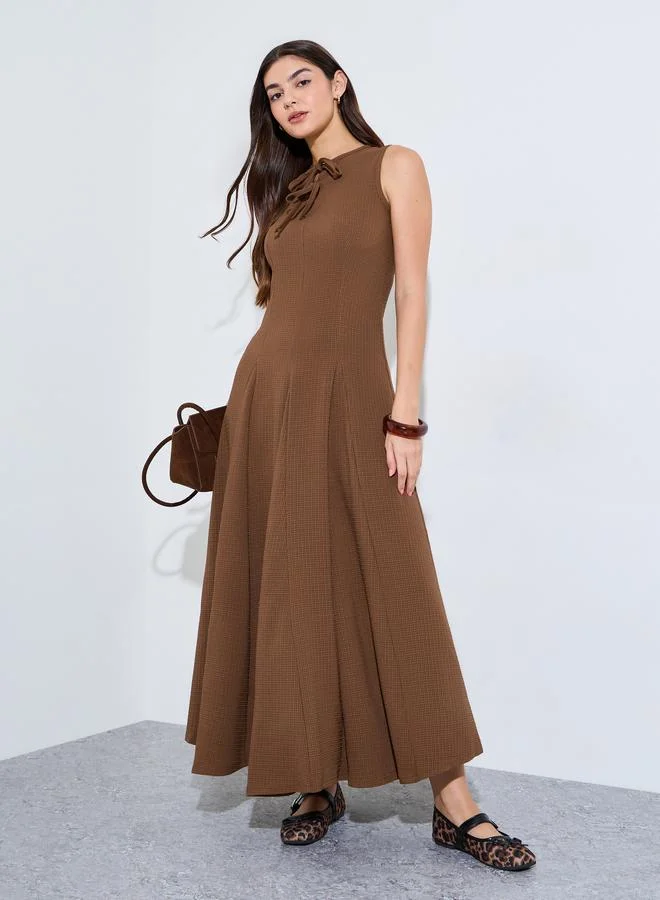 ستايلي Brown Tie-Up Neck A-Line Maxi Dress