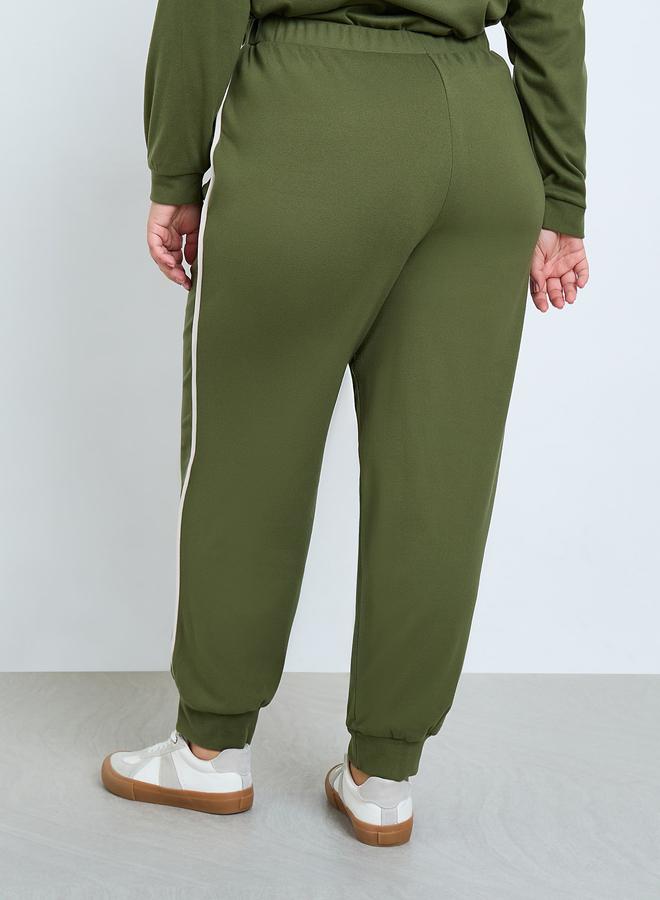 Styli Women Plus Size Green Striped Joggers - Image 4