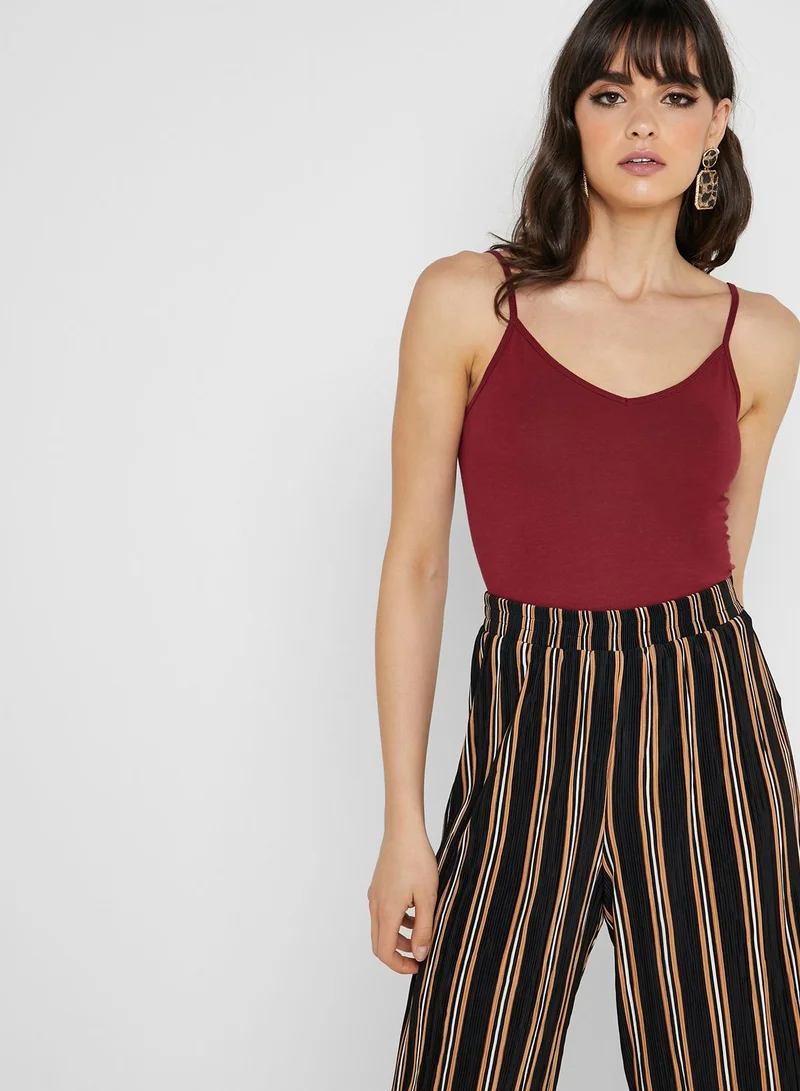 FOREVER 21 V-Neck Cami Top