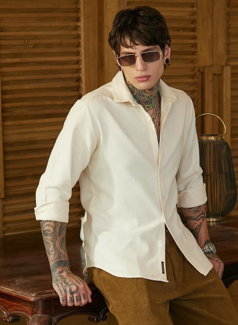 كامبوس سوترا قميص رجالي أبيض كريمي بفتحة مائلة