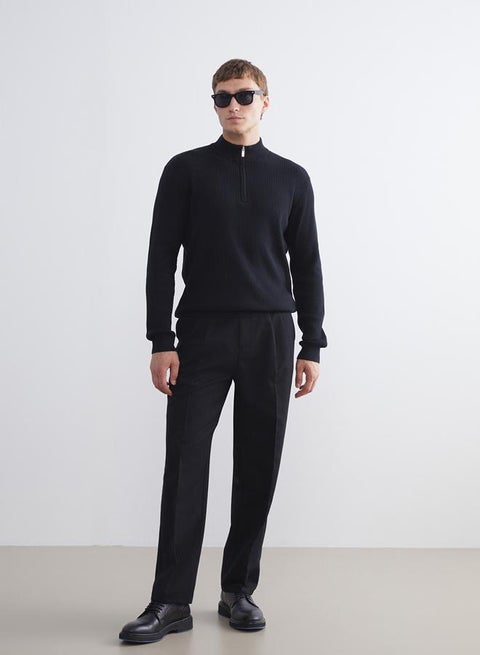 سروال رجالي بقصة مريحة