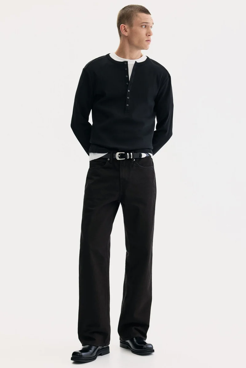 اتش اند ام جينز مستقيم الساق بقصة مريحة