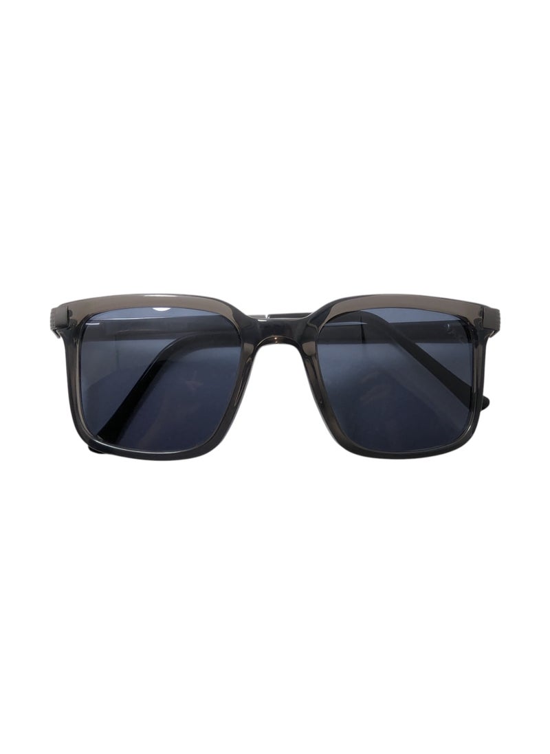 Authentic Armando Cavelli sunglasses, crafted from carefully selected premium acetate for a luxurious look and longevity with extensive use. This model combines modernity and classic style, with a raw grey acetate front and gunmetal -plated metal temples to complete your luxury look. Comes with premium polymer lenses offer UV400 protection in a sky grey