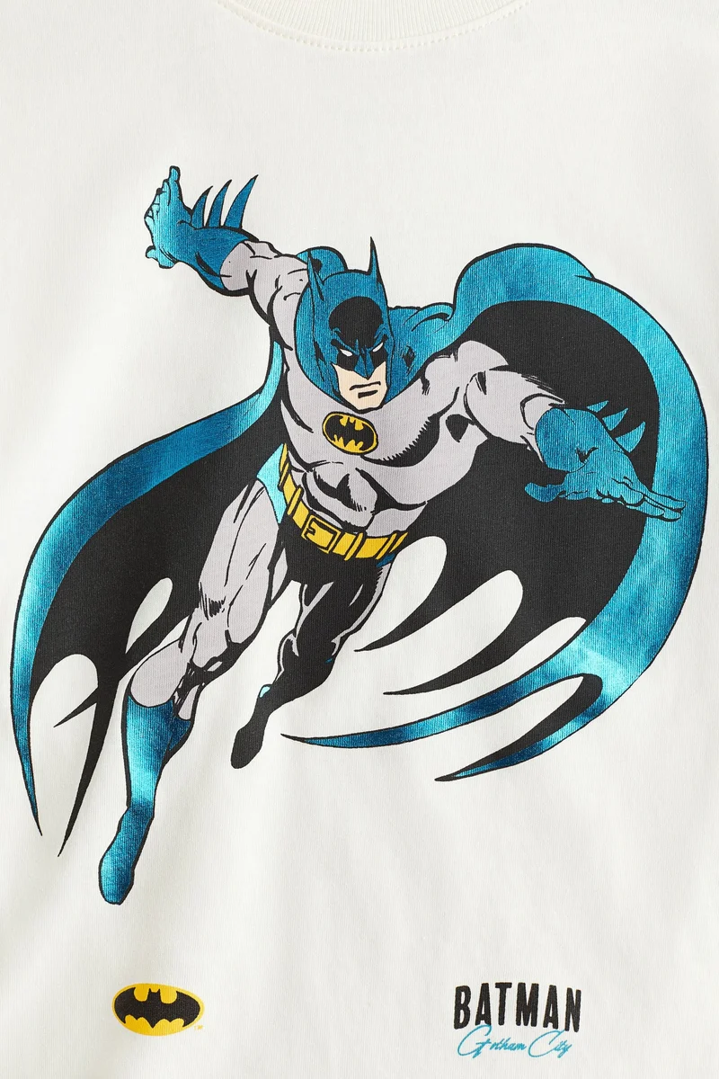 اتش اند ام تي-شيرت فضفاض بطبعة مميزة