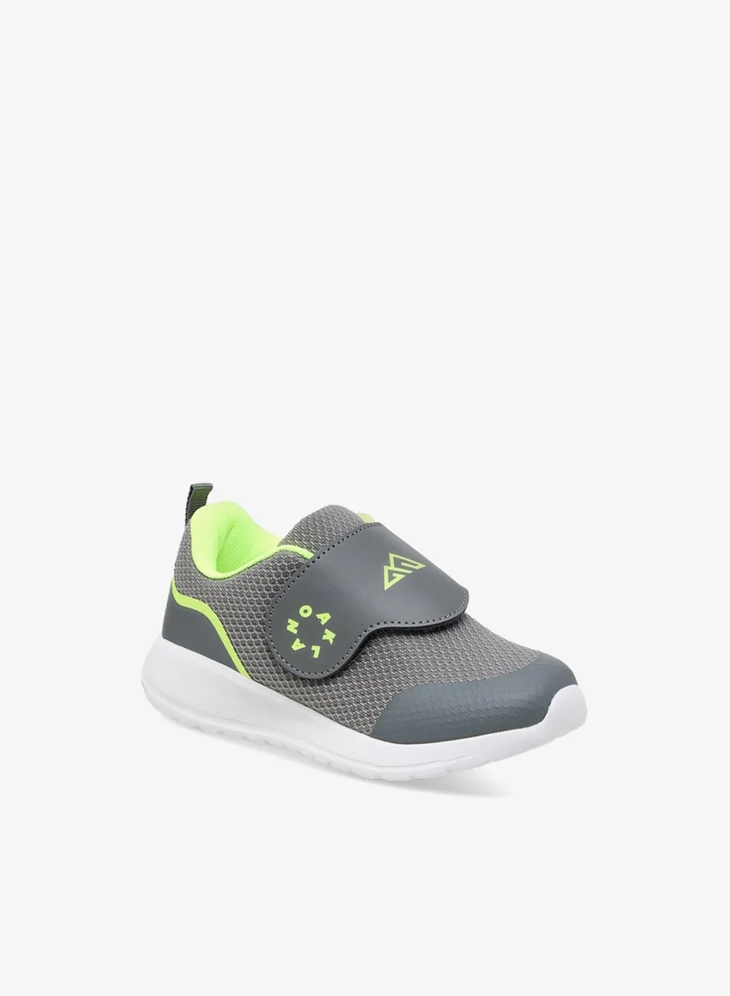 شو اكسبرس أحذية رياضية للأولاد بتفاصيل شعار وإغلاق بشريط لاصق