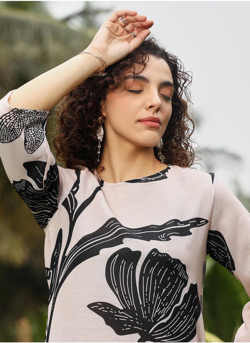 QISSA - Women's Saltbox Beige & Onyx Black Fluttering Petals Kurta Set - Image 1
