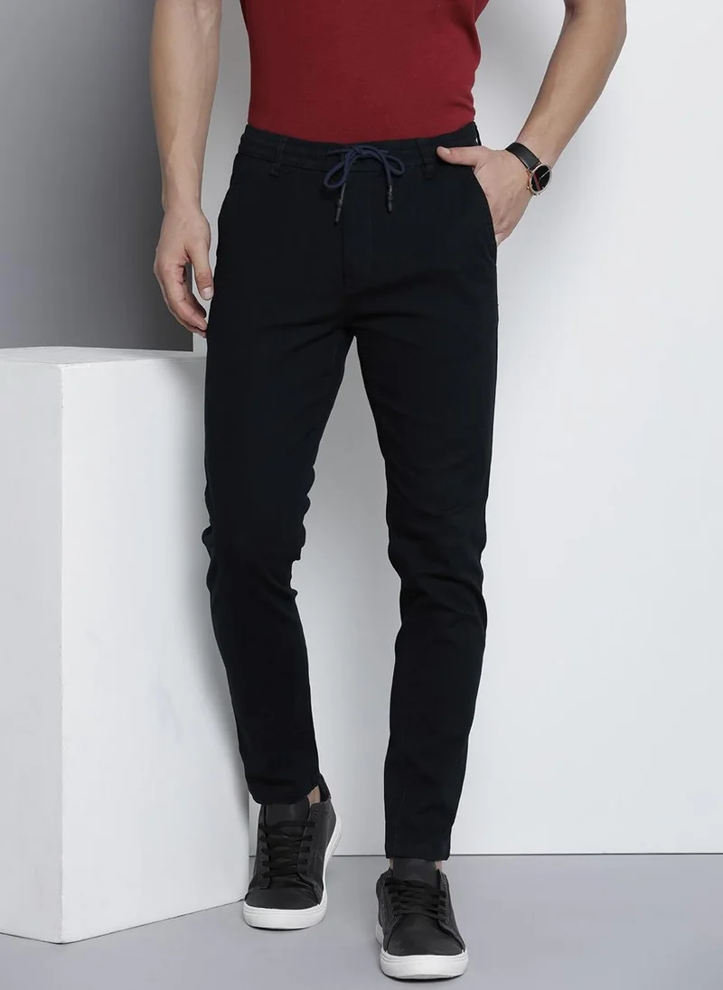 Men Slim Fit Solid Mid-Rise Chinos
