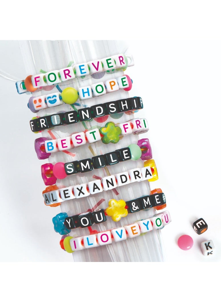 Clementoni مجموعة كليمينتوني كريزي شيك لصنع الرسائل والمجوهرات الرائعة | مجموعة صنع المجوهرات | سوار الصداقة | خرز الحروف | خرز الكريستال | خصص مجوهراتك | فنون وحرف | مجموعة حرف يدوية | اصنعها بنفسك | تعليمية وتعلمية | هدية إبداعية للأطفال والبالغين - Image 3