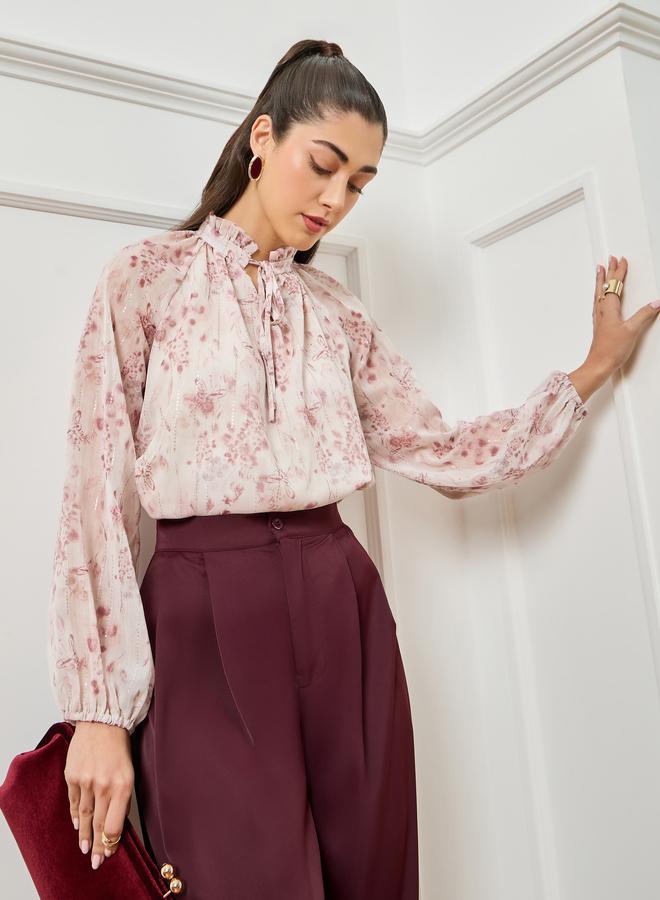 ستايلي بلوزة برباط عنق وطبعة زهور وردية - Image 4