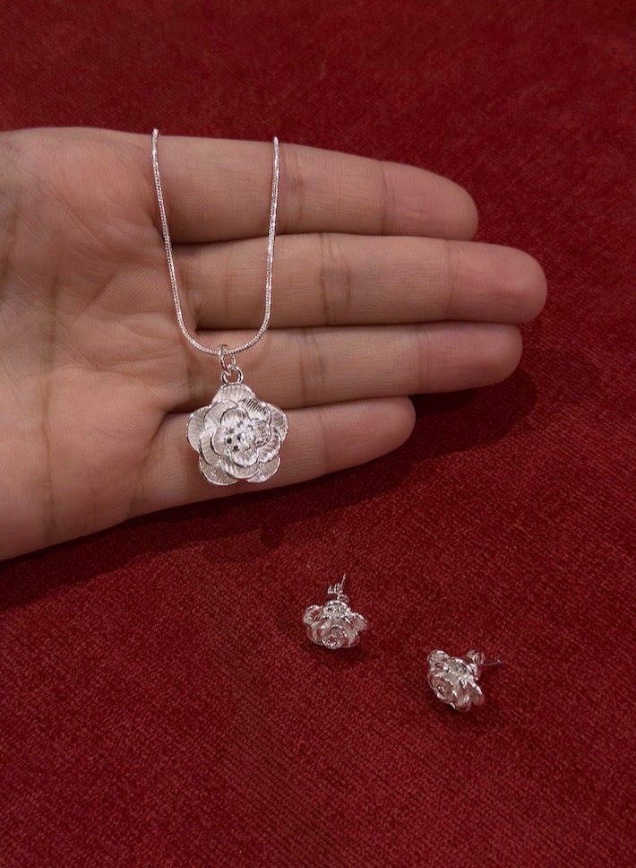 Elegance Elegant & High Quality 925 Silver Plated Necklace And Earrings Jewellery Set For Women - Image 1