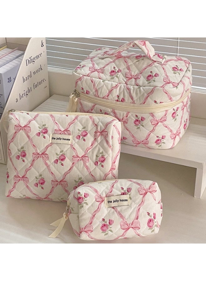 ووفيكسر طقم حقائب مكياج من 3 قطع، حقيبة مستحضرات تجميل قطنية مزينة بفيونكة زهرية، منظم أدوات تجميل أنيق للسفر، مقلمة لطيفة وعلبة زينة للنساء والفتيات - Image 1