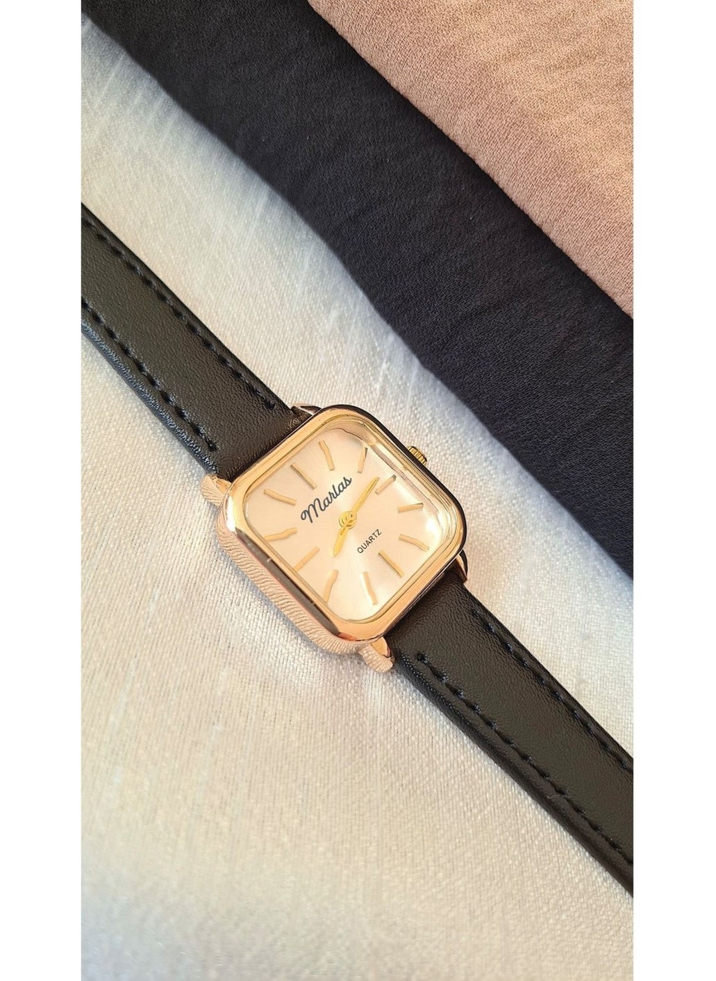 Tekno Trust Retro Women's Wristwatch, Vintage Design, Minimal Design Gold Color Black Strap  - Image 2