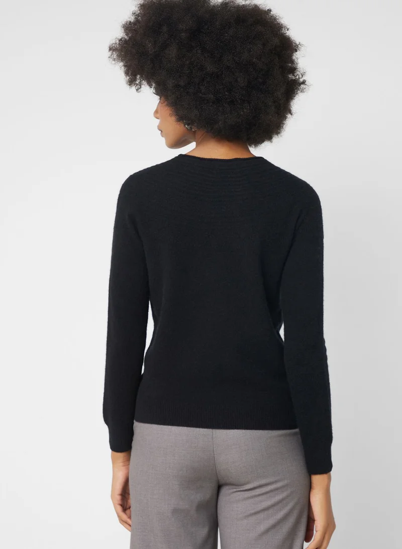 ELLA Classic Sweater