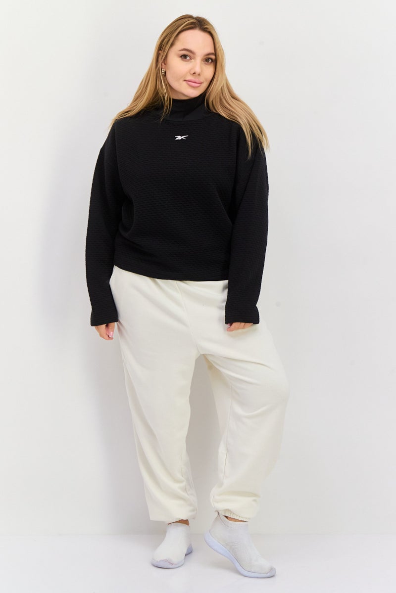 Reebok سويت شيرت رياضي نسائي بأكمام طويلة وقبعة للخارج، أسود - Image 4