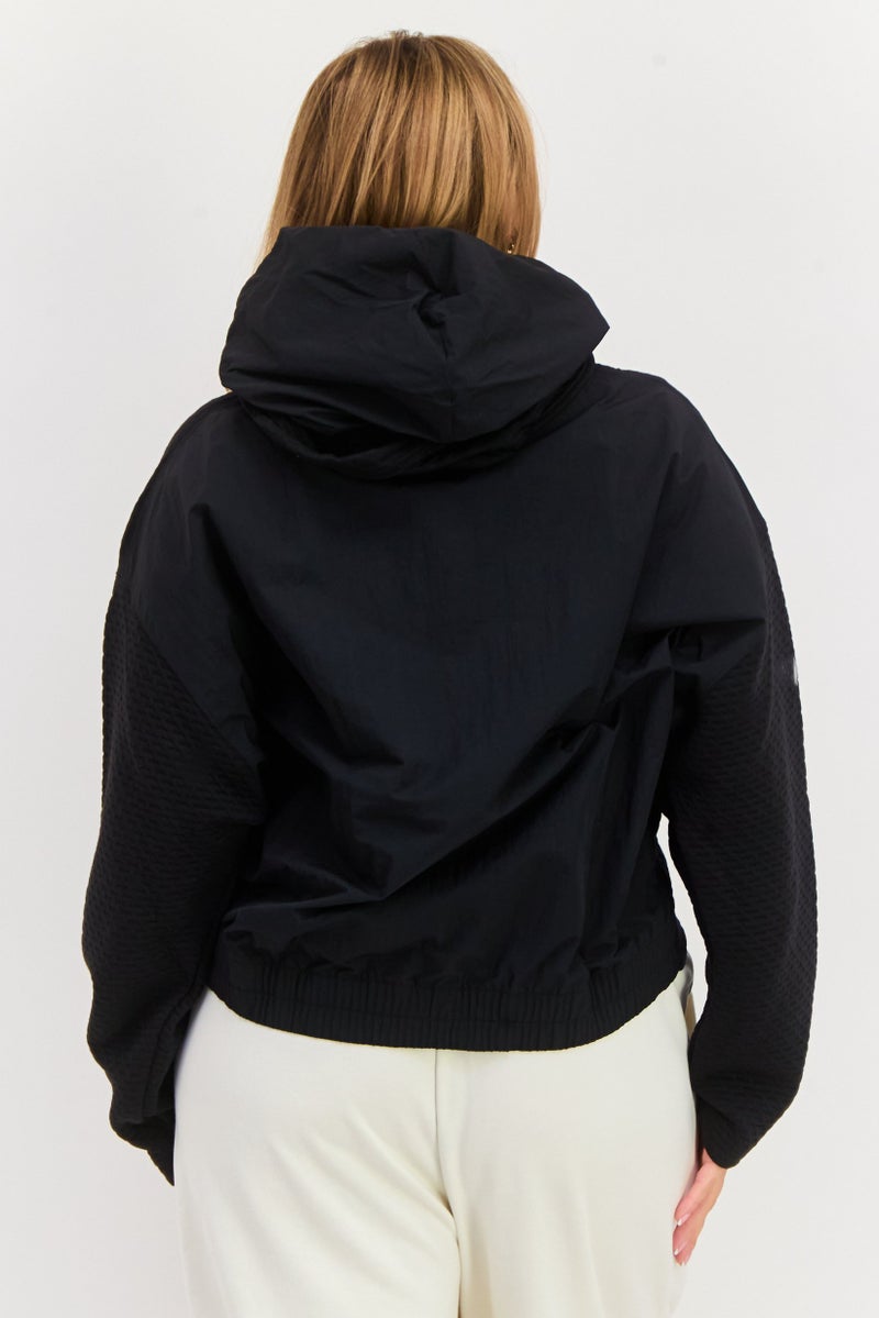 Reebok سويت شيرت رياضي نسائي بأكمام طويلة وقبعة للخارج، أسود - Image 2