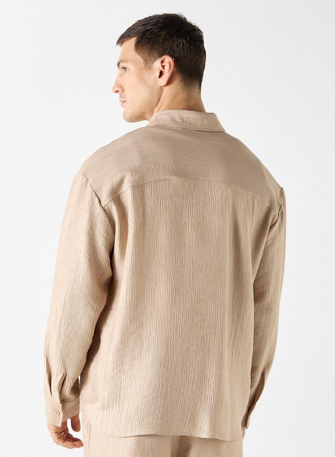 ايكونيك قميص بارز الملمس بياقة وقصة مريحة ووصلة أزرار مخفية من آيكونيك - Image 3